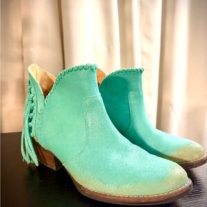 Circle G Genuine Nubuck Teal Ankle Fringe Booties